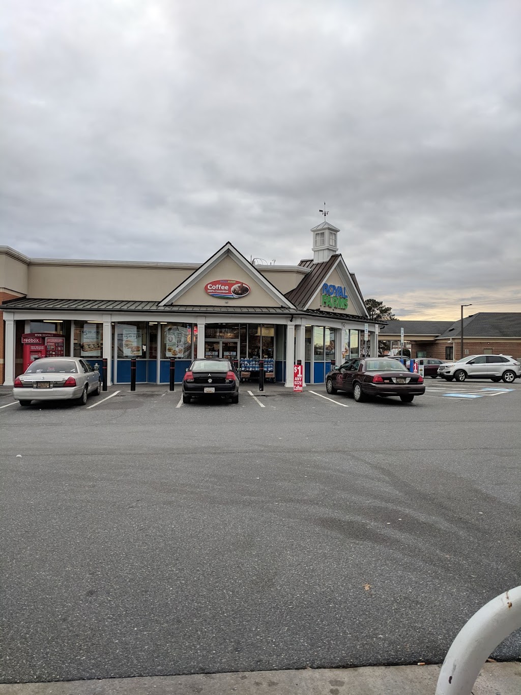 Royal Farms | meal takeaway | 2703 Ocean Gateway, Cambridge, MD 21613, USA | 4439725440 OR +1 443-972-5440