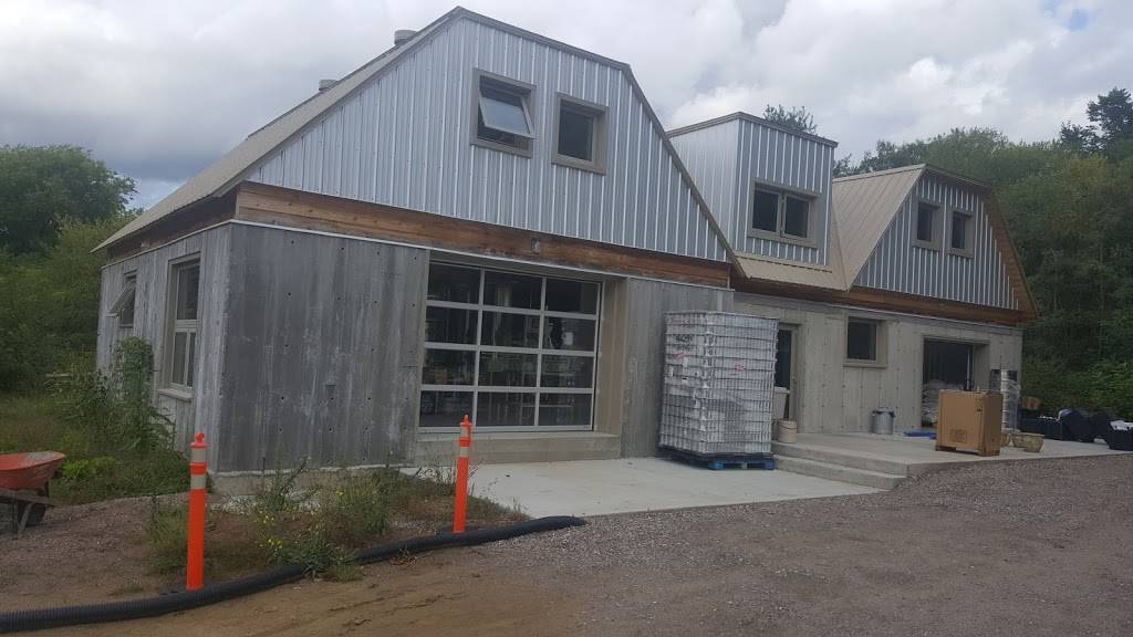 Brauwerk Hoffman | restaurant | 1298 QC-148, Campbells Bay, QC J0X 1K0, Canada | 6137320388 OR +1 613-732-0388