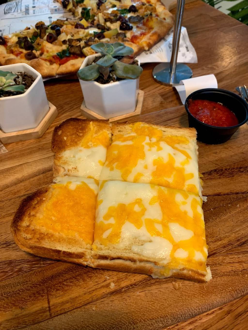 Flash Fire Pizza | restaurant | 3011 West, Yamato Rd Suite A-20, Boca Raton, FL 33434, USA | 5618267741 OR +1 561-826-7741