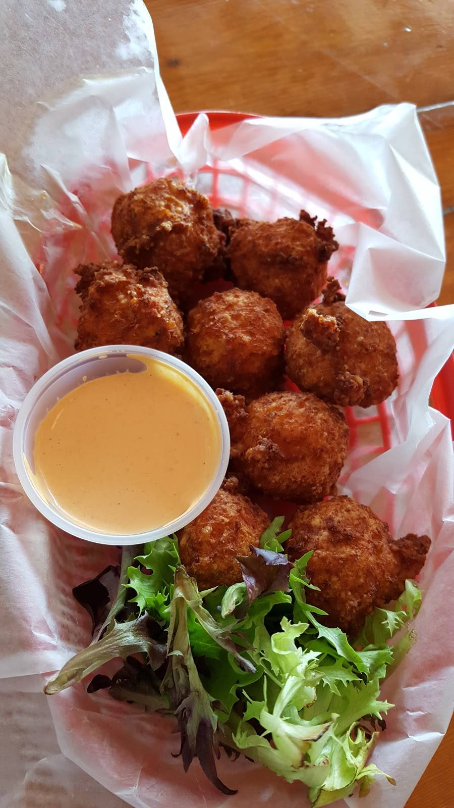 Herbies Bar & Chowder House | restaurant | 6350 Overseas Hwy, Marathon, FL 33050, USA | 3057436373 OR +1 305-743-6373