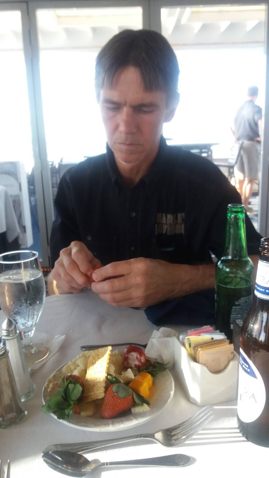 The Cove | restaurant | 17260 Harbour Pointe Dr, Fort Myers, FL 33908, USA | 2394664000 OR +1 239-466-4000