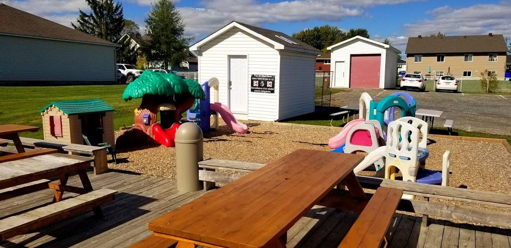 The Dairy Bar lichette | meal takeaway | 1091 Chemin de Montréal O, Gatineau, QC J8M 1P1, Canada | 8199866084 OR +1 819-986-6084