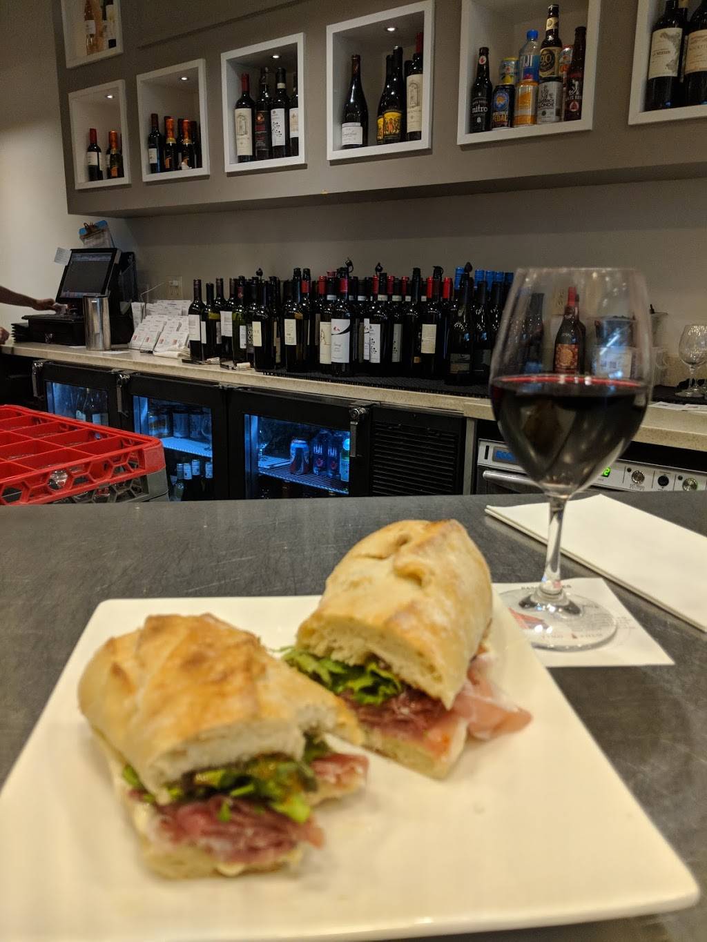 Vino Volo | restaurant | 8500 Peña Blvd, Denver, CO 80249, USA | 3033426773 OR +1 303-342-6773