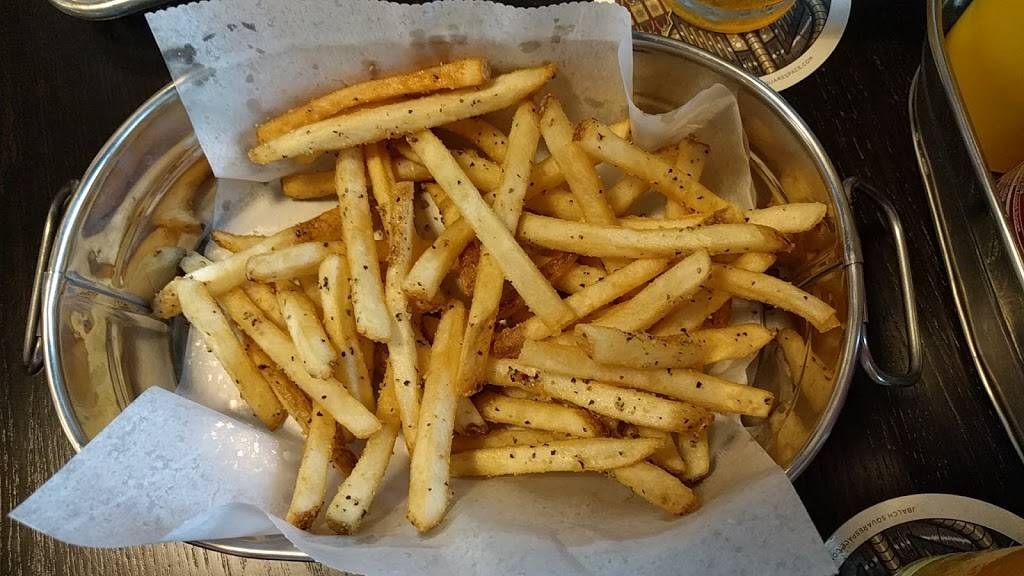 Tap Society | restaurant | 4555 Grand Ave S, Minneapolis, MN 55419, USA | 6123547045 OR +1 612-354-7045