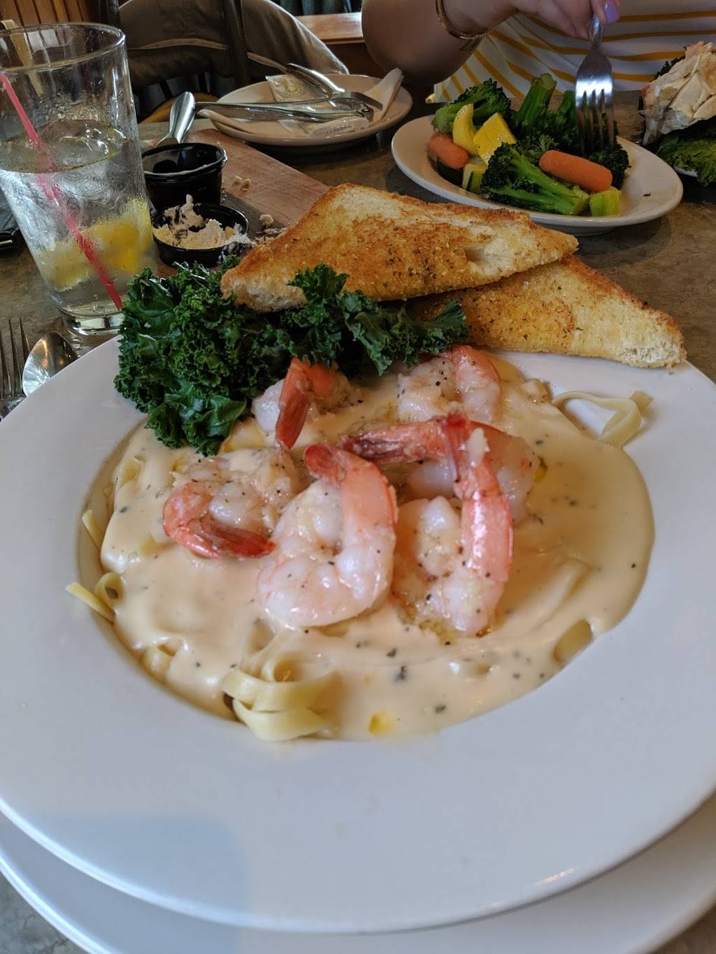 Adams Lake Pub | restaurant | 5365 E 620 S, Wolcottville, IN 46795, USA | 2608543463 OR +1 260-854-3463