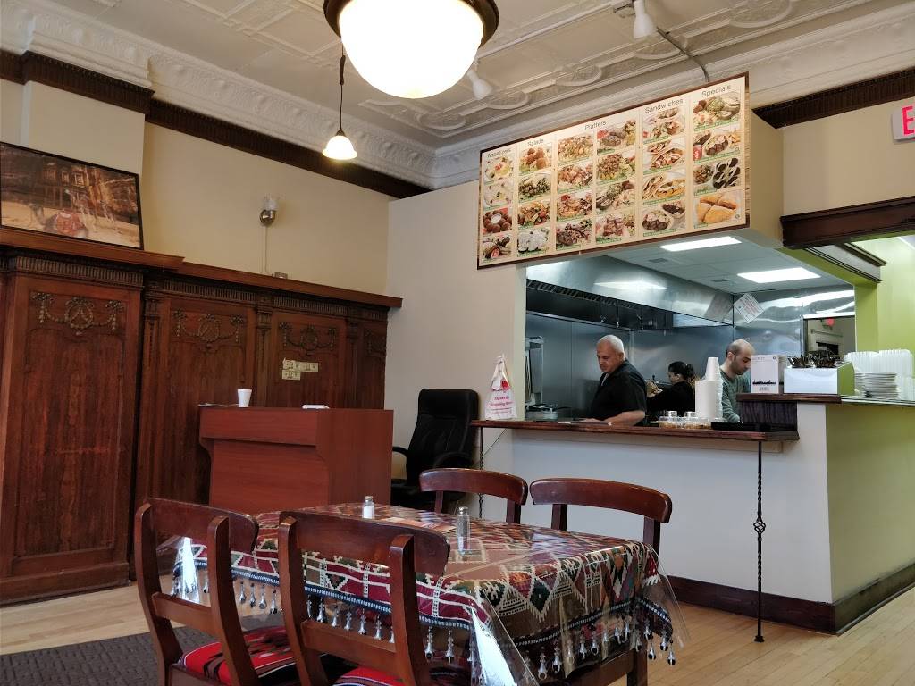 Petra Falafel | restaurant | 7314 Madison St, Forest Park, IL 60130, USA | 7086574002 OR +1 708-657-4002