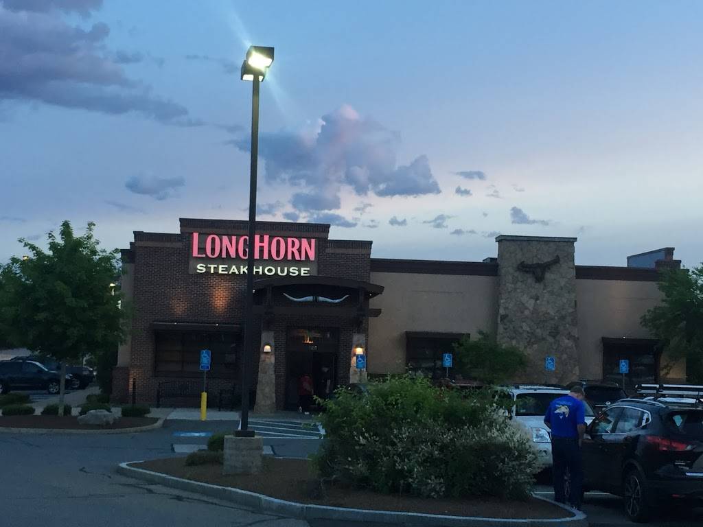 LongHorn Steakhouse | meal takeaway | 125 Church St, Pembroke, MA 02359, USA | 7818264833 OR +1 781-826-4833