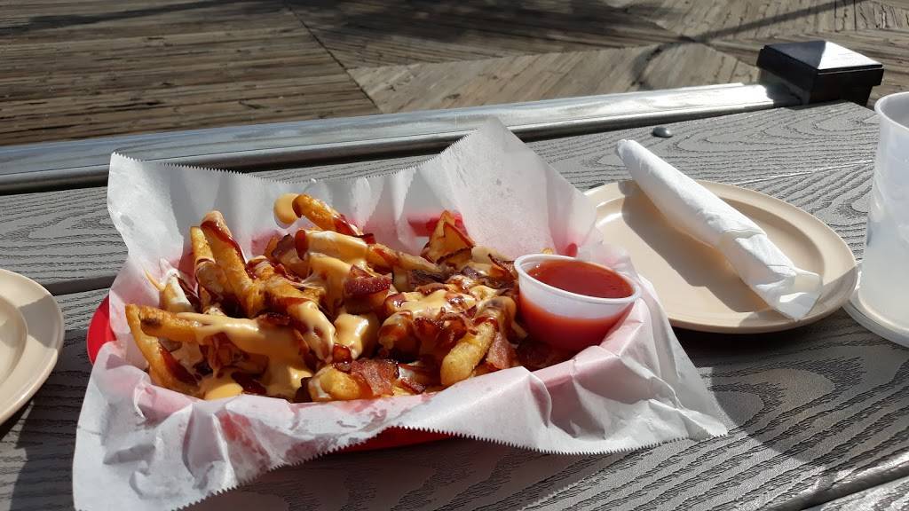 Hurricanes Daiquiri bar & grill | restaurant | 970 Boardwalk, 916 Ocean Blvd, Myrtle Beach, SC 29577, USA | 8439459646 OR +1 843-945-9646