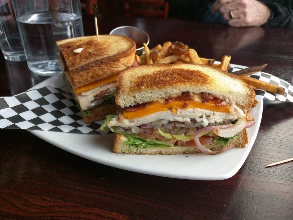 Tapped Brew House & Pub | restaurant | 2005 SE 192nd Ave #100, Camas, WA 98607, USA | 3602107735 OR +1 360-210-7735