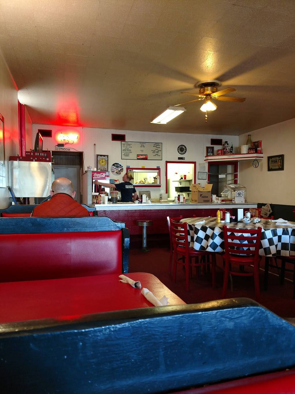Johns Diner | restaurant | 117 W Washington St, Alexandria, IN 46001, USA | 7657249188 OR +1 765-724-9188