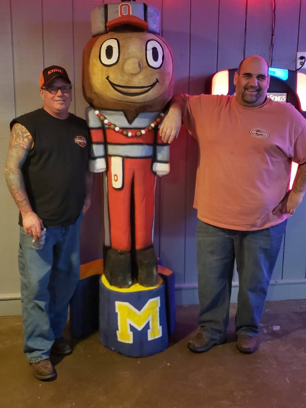 Silver Top Sports Bar & Grill | restaurant | 3939 N, OH-53, Fremont, OH 43420, USA | 4193349250 OR +1 419-334-9250