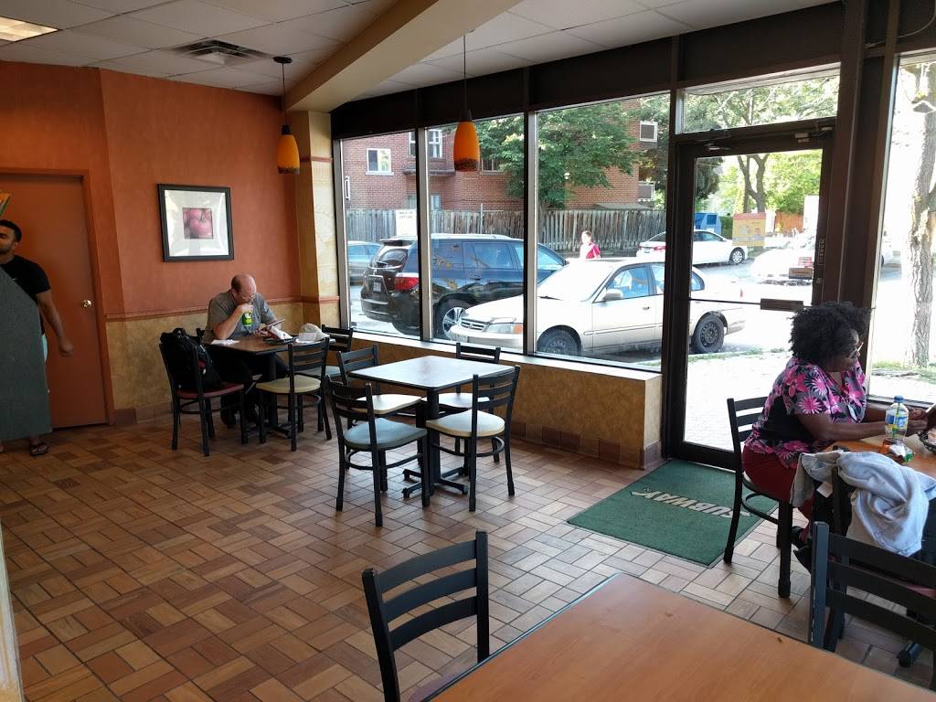 Subway | restaurant | 2378 Lake Shore Blvd W, Etobicoke, ON M8V 2L4, Canada | 4162559535 OR +1 416-255-9535