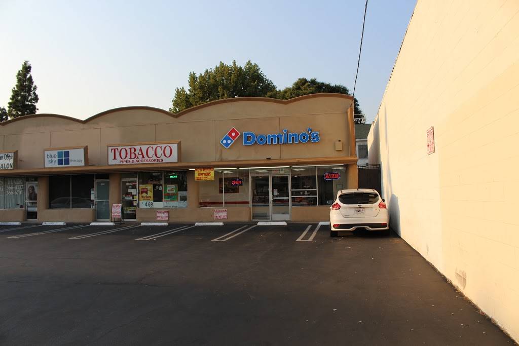 Dominos Pizza | meal delivery | 16215 Devonshire St, Granada Hills, CA 91344, USA | 8183632020 OR +1 818-363-2020