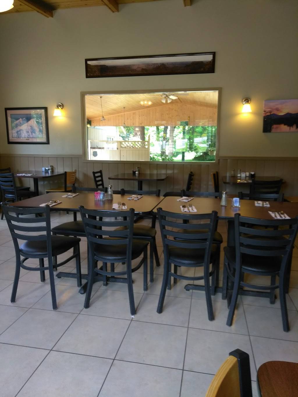 Water Mountain Restaurant | restaurant | 1397 S Water St, Silverton, OR 97381, USA | 5038736089 OR +1 503-873-6089