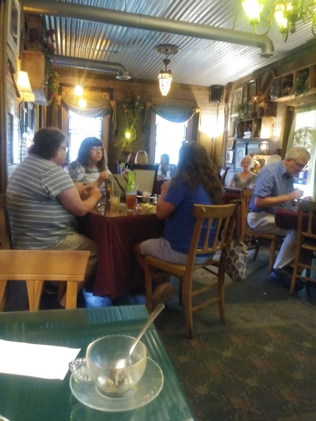 Garden Gate Tea Room | restaurant | 839 Niedringhaus Ave, Granite City, IL 62040, USA | 6184520539 OR +1 618-452-0539