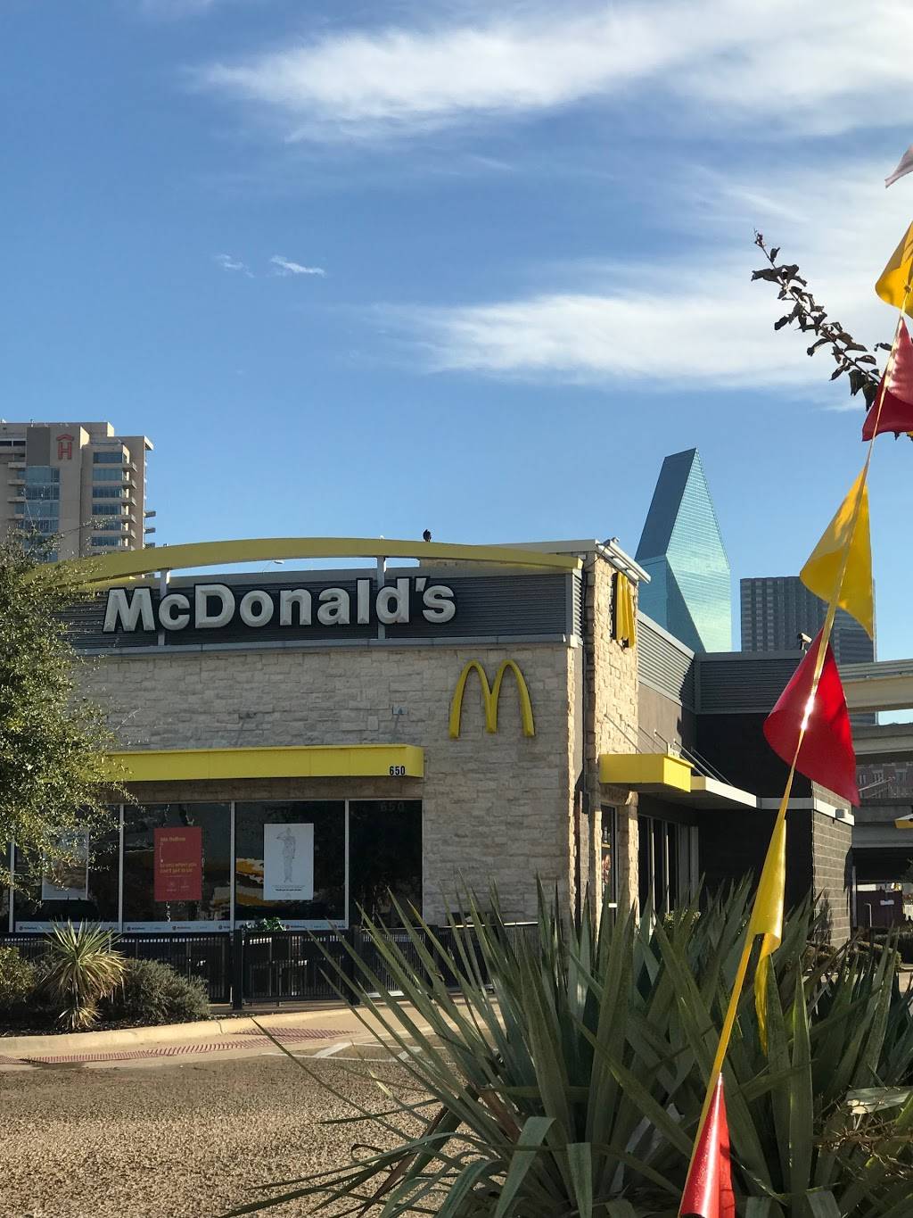 McDonalds | cafe | 650 N Riverfront Blvd, Dallas, TX 75207, USA | 2146517830 OR +1 214-651-7830