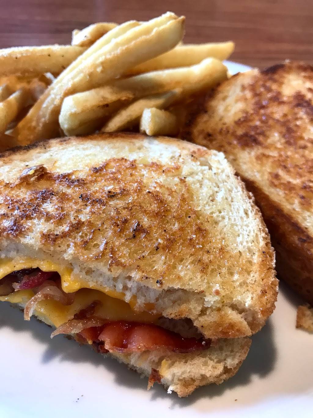 Dennys | restaurant | 1322 Howe Ave, Sacramento, CA 95825, USA | 9169246755 OR +1 916-924-6755