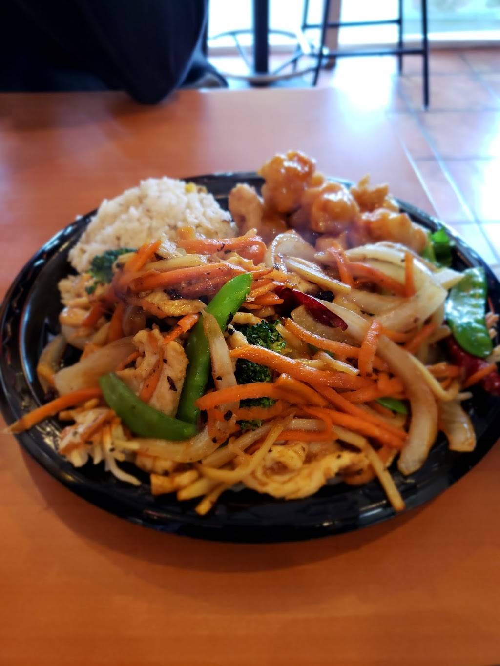 E.M.W. China Bistro Express | restaurant | 1093 E Champlain Dr, Fresno, CA 93720, USA | 5594348399 OR +1 559-434-8399