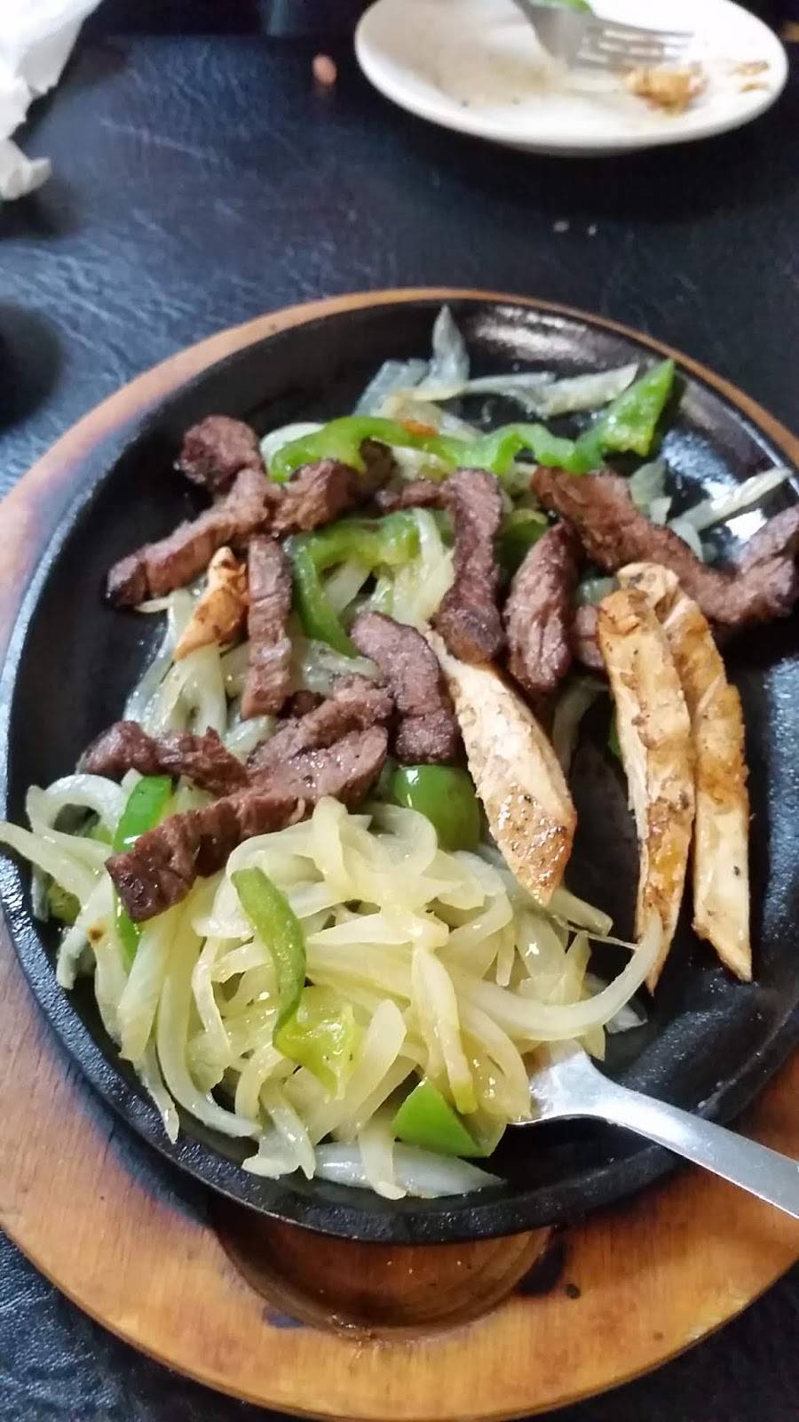 Dos Charros Tex mex | restaurant | 400 W Lennon Dr, Emory, TX 75440, USA | 9034730007 OR +1 903-473-0007