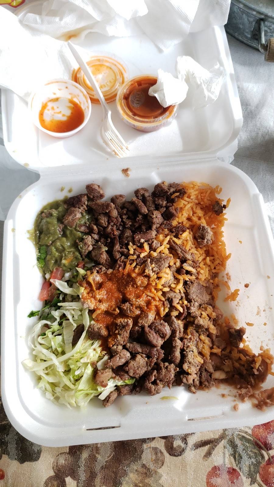 Albertos Mexican Food | restaurant | 4904 N River Rd, Oceanside, CA 92057, USA | 7604332287 OR +1 760-433-2287