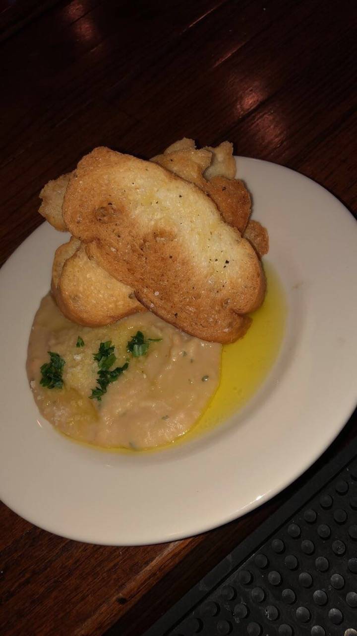 605 Broadways Bar & Kitchen | restaurant | 605 Broadway, Pawtucket, RI 02860, USA | 4014754252 OR +1 401-475-4252