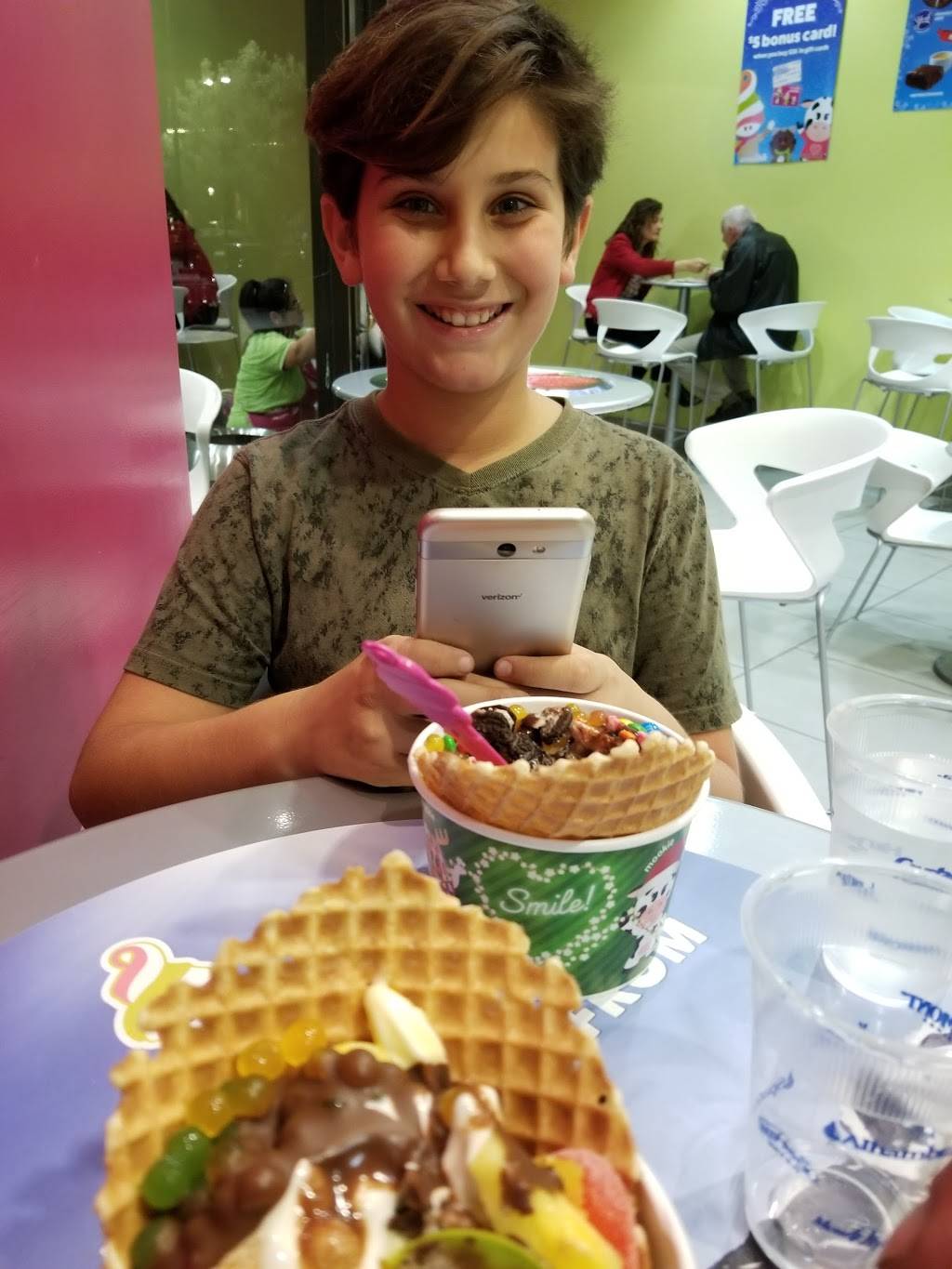 Menchies Frozen Yogurt | bakery | 21109 Newport Coast Dr Ste 21111, Newport Beach, CA 92657, USA | 9497192700 OR +1 949-719-2700