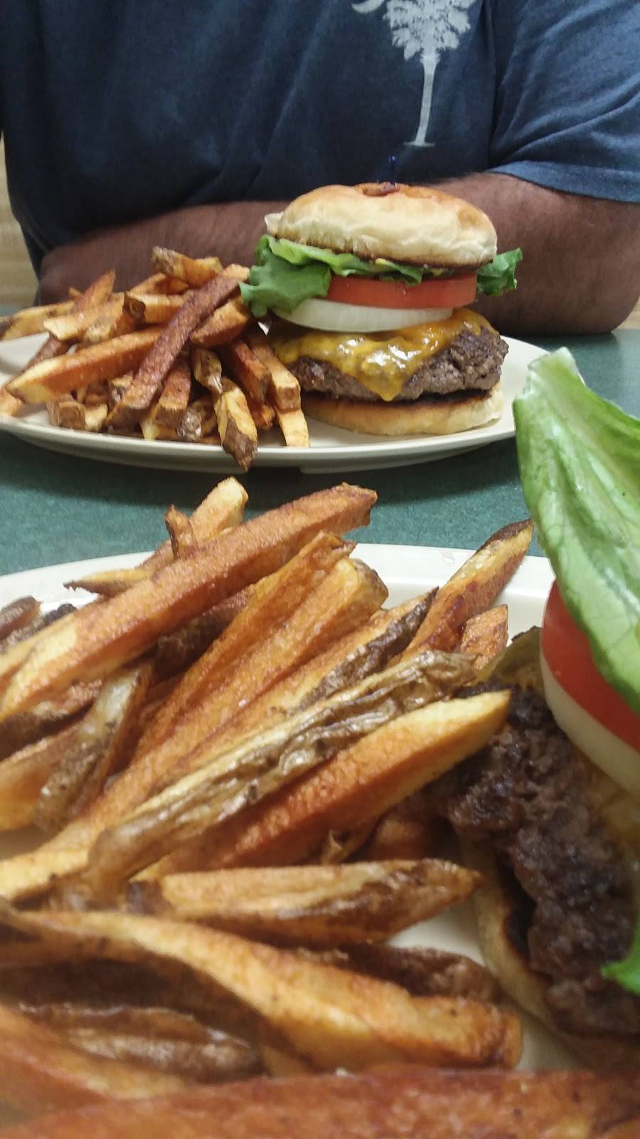 Busy Bee | restaurant | 226 Gilman Ave, Marietta, OH 45750, USA | 7403733755 OR +1 740-373-3755