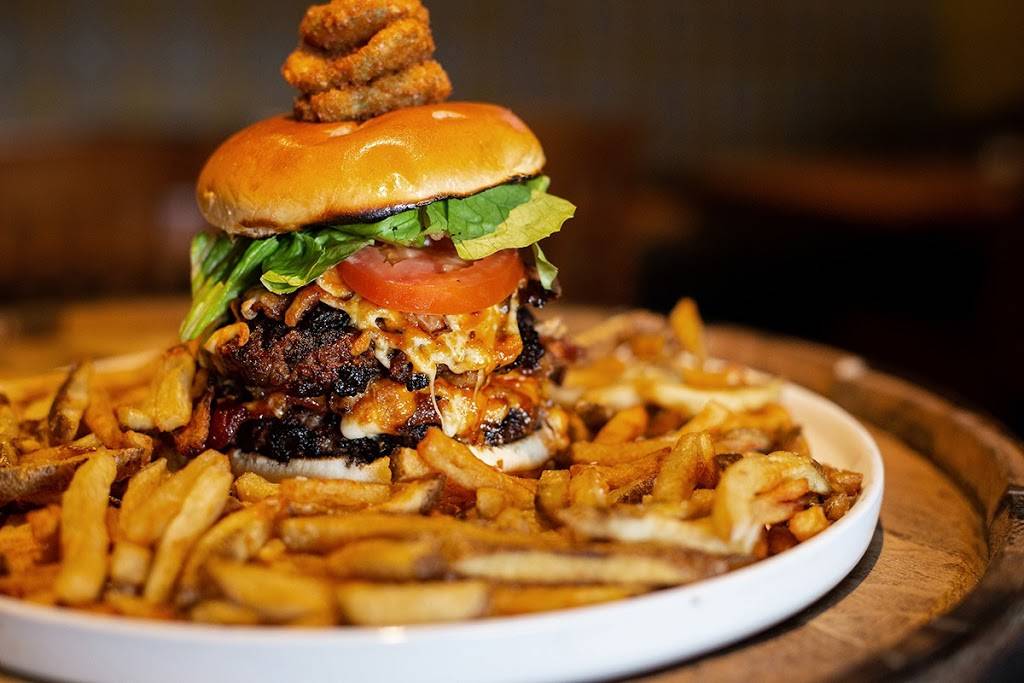 Union Pub Company | restaurant | 2300 Wharncliffe Rd S, London, ON N6P 1P8, Canada | 5192030321 OR +1 519-203-0321