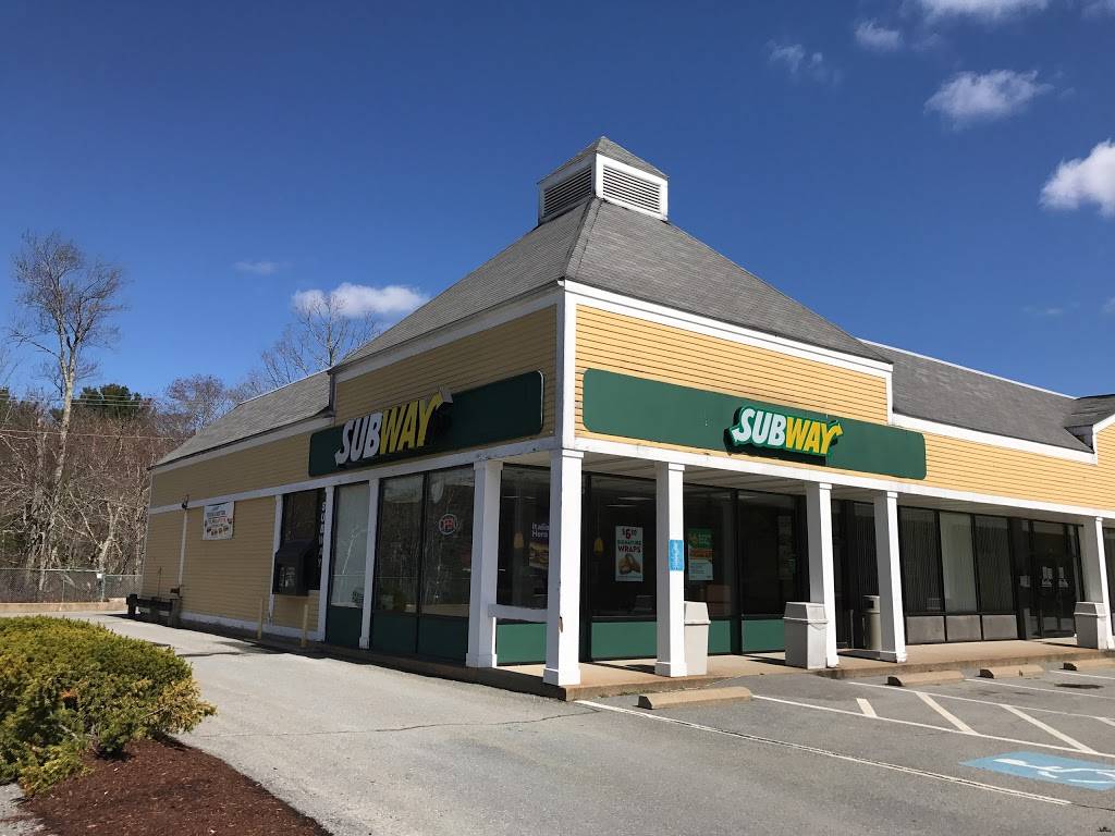 Subway | restaurant | 547 W Grove St, Middleborough, MA 02346, USA | 5089477875 OR +1 508-947-7875