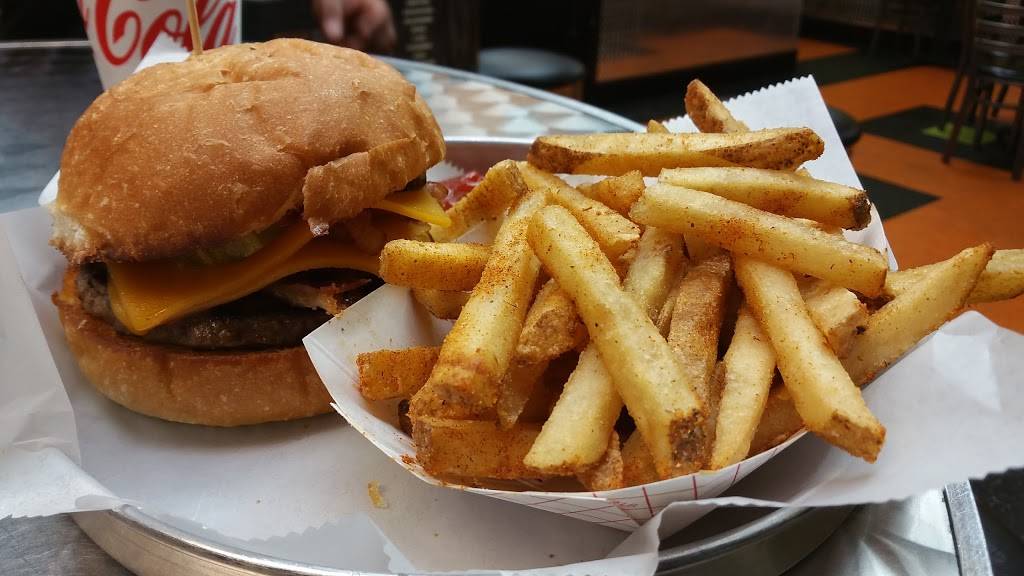 Big Burger Spot | restaurant | 3750 Battleground Ave, Greensboro, NC 27410, USA | 3366173777 OR +1 336-617-3777