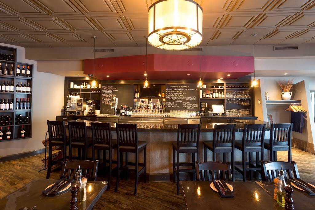 Cyranos Restaurant | restaurant | 2039 Robertson Rd, Nepean, ON K2H 8R2, Canada | 6137210510 OR +1 613-721-0510