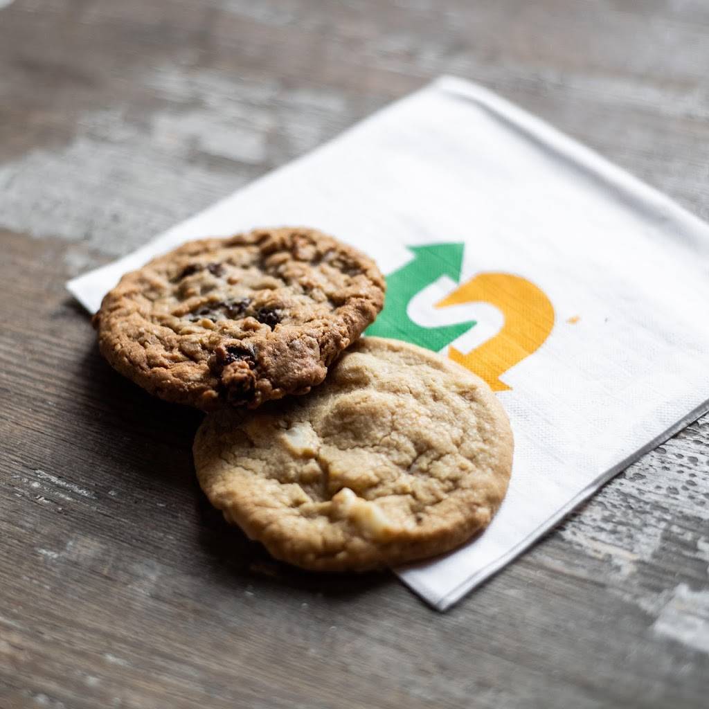 Subway | restaurant | 8086 Beechmont Ave, Cincinnati, OH 45255, USA | 5134745401 OR +1 513-474-5401