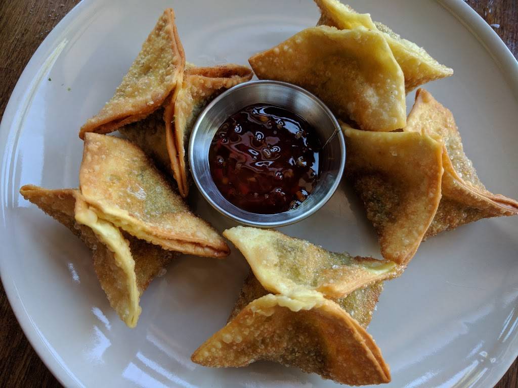 Tapped | restaurant | 7278 Manchester Rd, Maplewood, MO 63143, USA | 3148990011 OR +1 314-899-0011