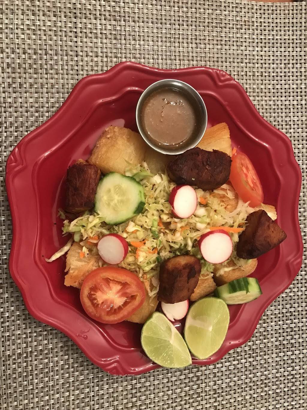 Gonzalez Pupuseria y Restaurante | restaurant | 31 Bowling Dr Suite J, Jackson, TN 38305, USA | 7312401061 OR +1 731-240-1061