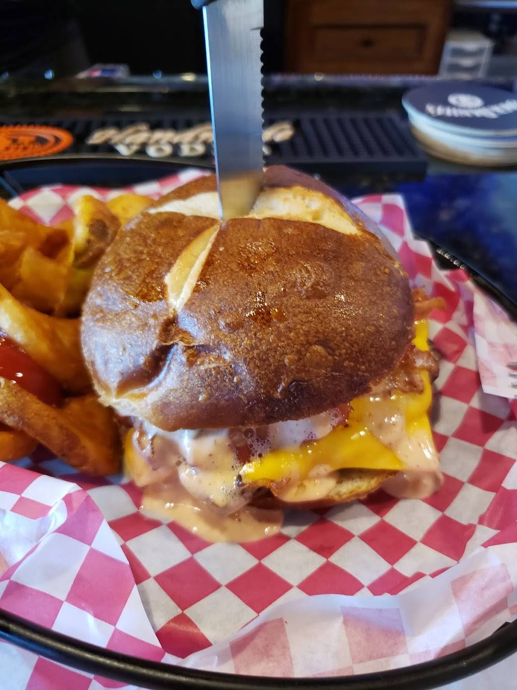 Cabaret Sports Bar & Grille | restaurant | 2785 N Ankeny Blvd, Ankeny, IA 50023, USA | 5159655481 OR +1 515-965-5481