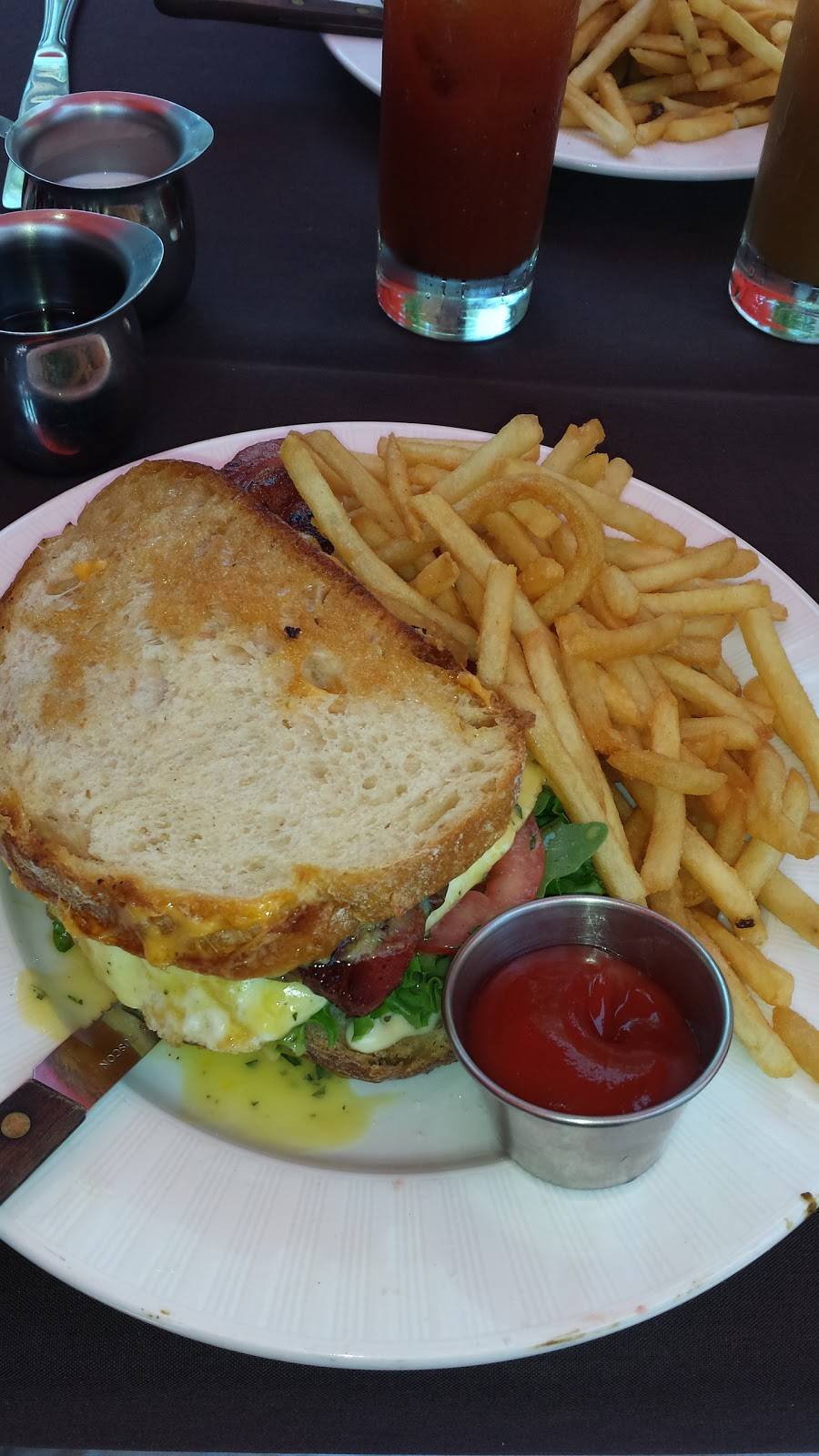 Sonnys Hideaway | restaurant | 5137 York Blvd, Los Angeles, CA 90042, USA | 3232552000 OR +1 323-255-2000