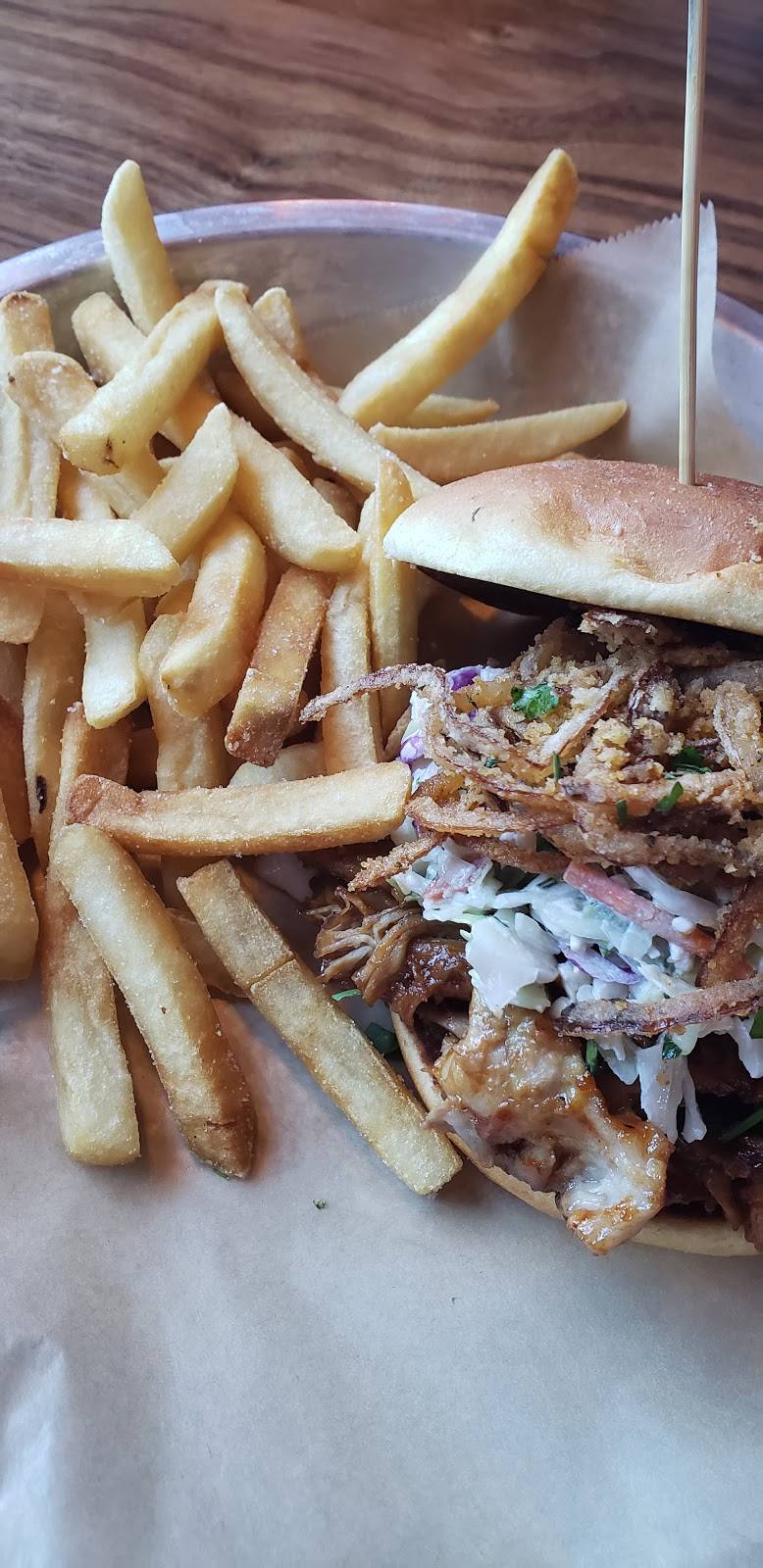 Lazy Dog Restaurant & Bar | restaurant | 7605 North Academy Boulevard Market At Chapel Hill, East, Colorado Springs, CO 80920, USA | 7194455851 OR +1 719-445-5851