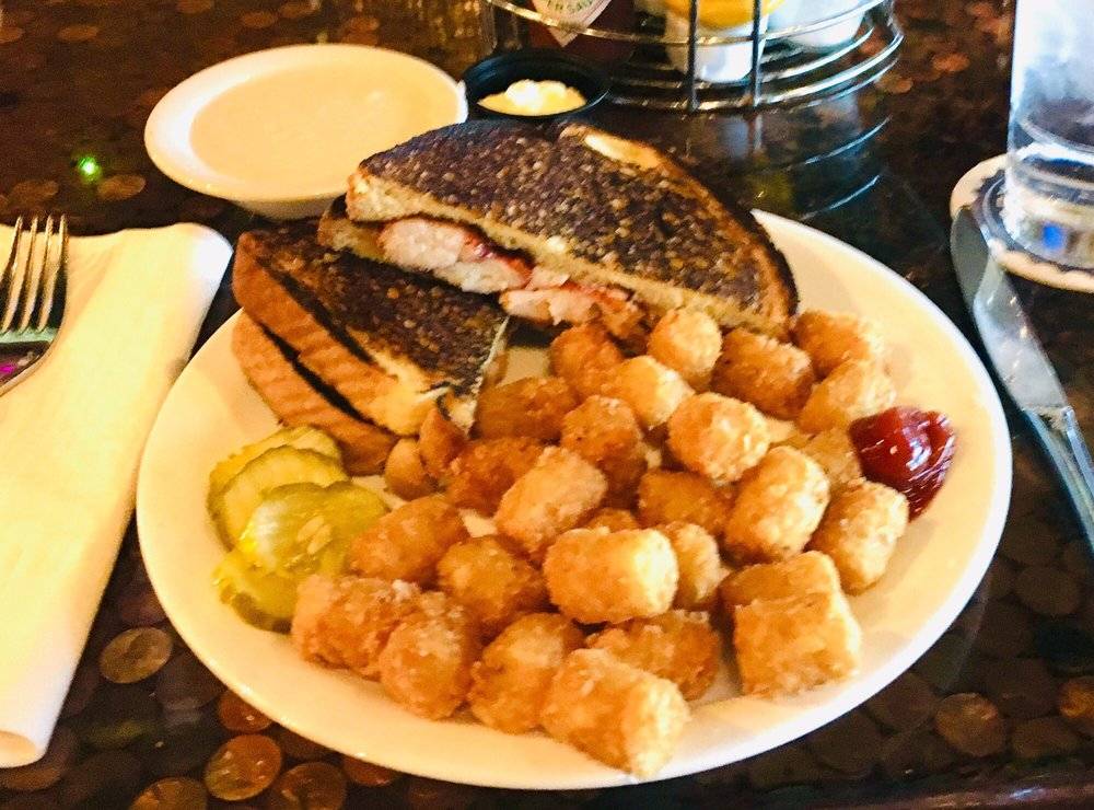 The Stein & Vine | restaurant | 827 W Bloomingdale Ave, Brandon, FL 33511, USA | 8136554786 OR +1 813-655-4786