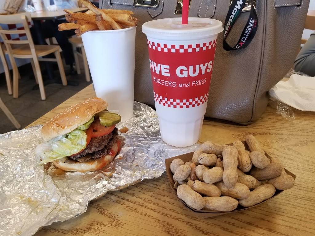 Five Guys | meal takeaway | 223 Old Country Rd, Carle Place, NY 11514, USA | 5164939330 OR +1 516-493-9330