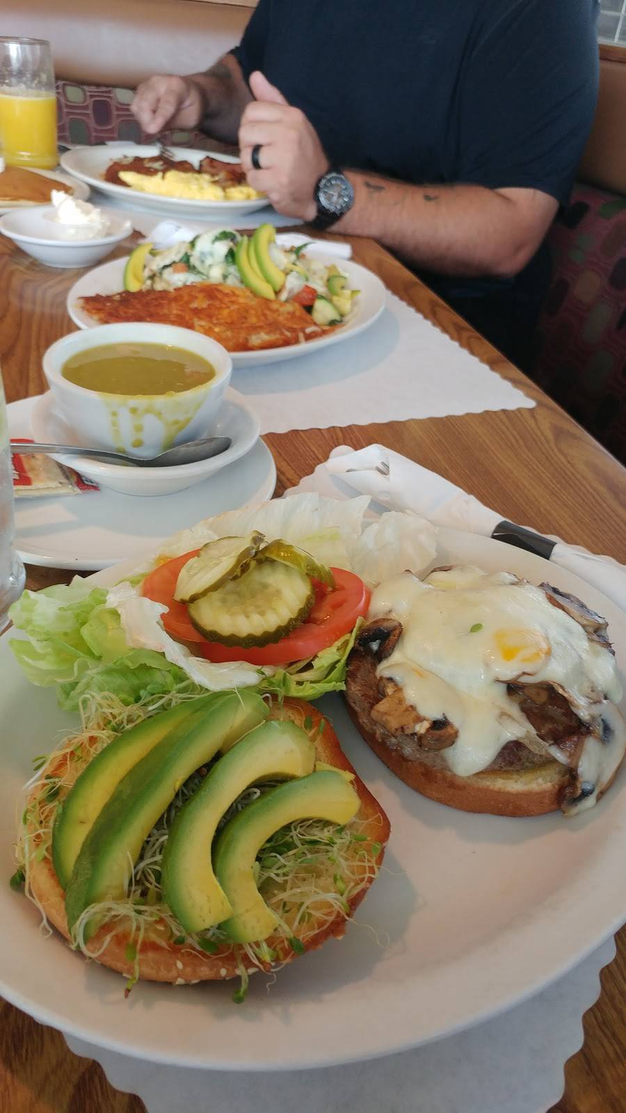 Ryans Place Restaurant | restaurant | 330 S 11th Ave, Hanford, CA 93230, USA | 5595820678 OR +1 559-582-0678