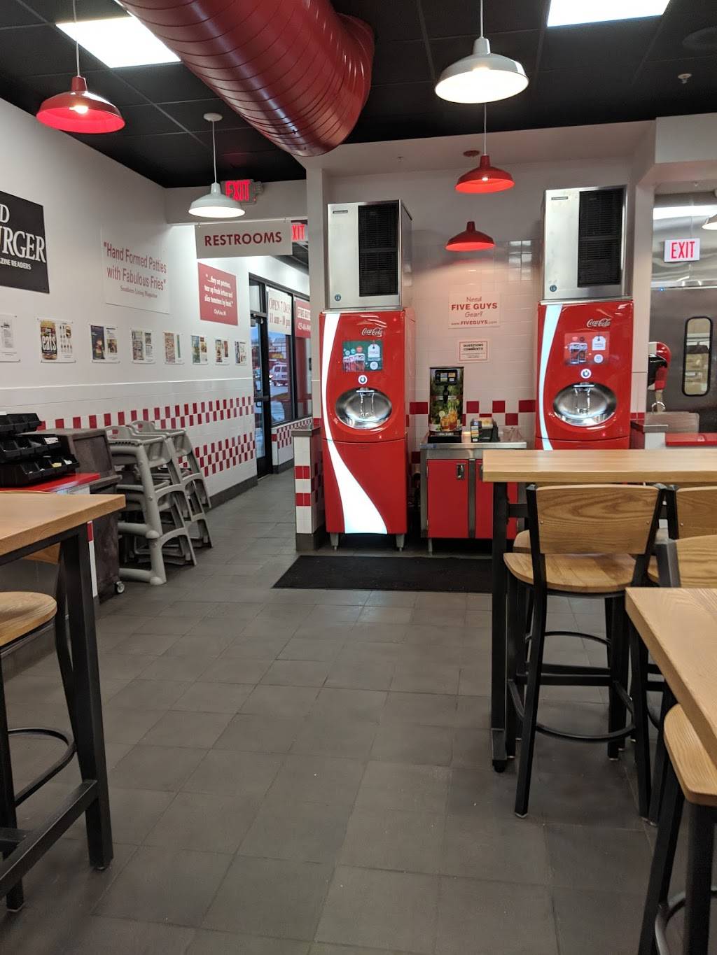 Five Guys | meal takeaway | Bear Creek Village, 17124 Redmond Way, Redmond, WA 98052, USA | 4254068949 OR +1 425-406-8949