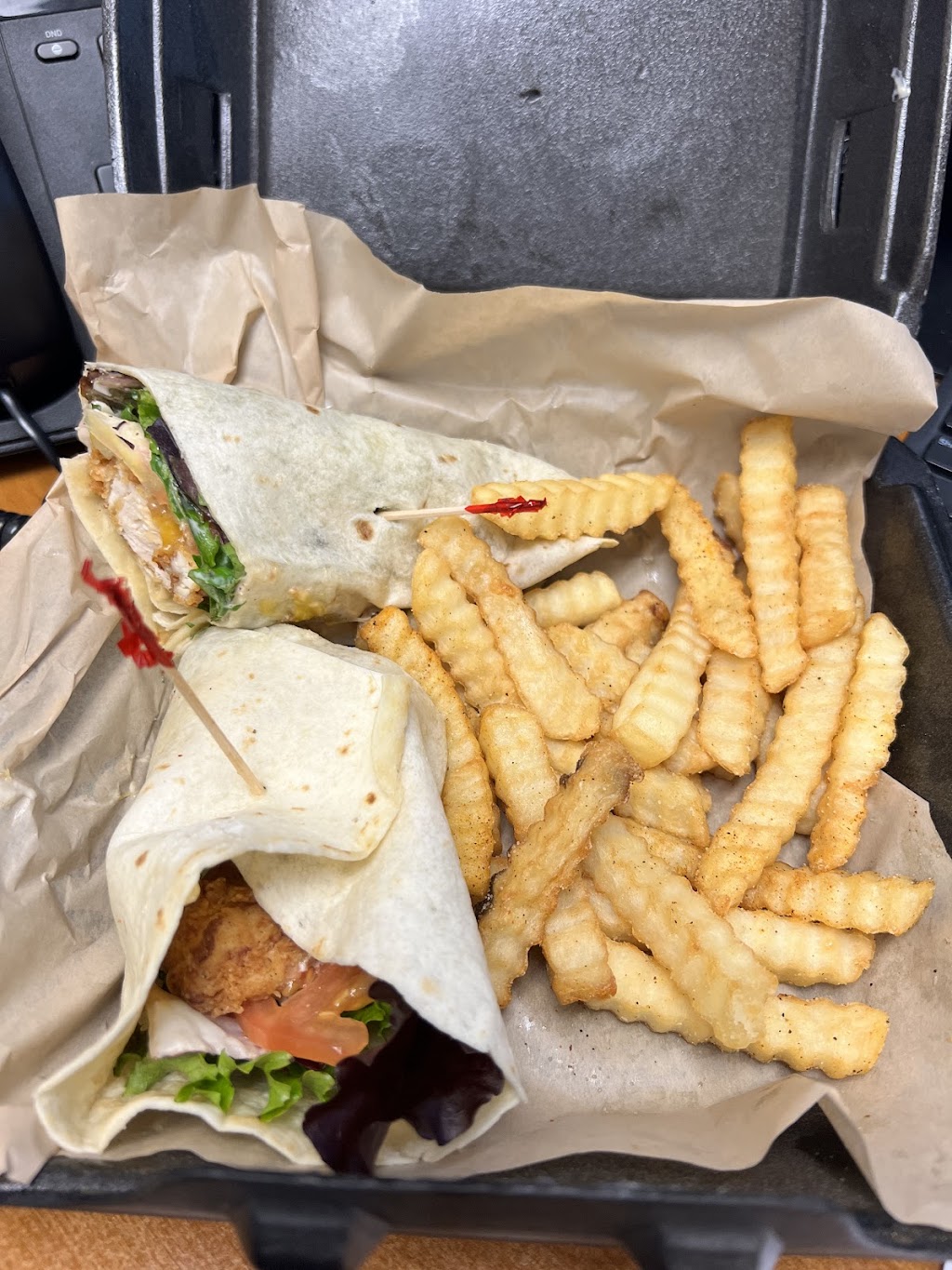 Huey Magoos - Kingsport | restaurant | 2700 E Stone Dr, Kingsport, TN 37660, USA | 4234051430 OR +1 423-405-1430