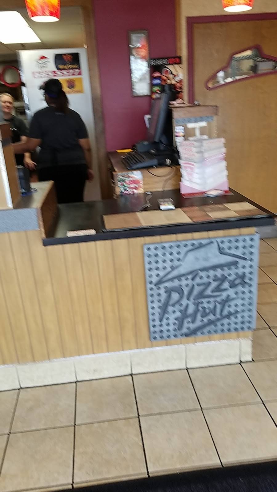 Pizza Hut | meal delivery | 1885 S Rock Rd, Wichita, KS 67207, USA | 3166855577 OR +1 316-685-5577