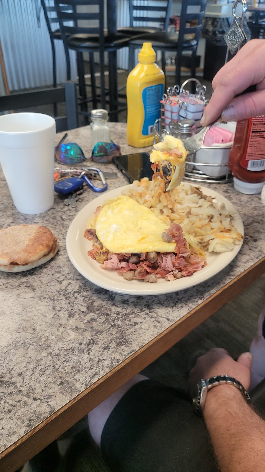 Divots Grill & Sports Bar | restaurant | 1201 N Country Club Dr, Deer Park, WA 99006, USA | 5092761882 OR +1 509-276-1882