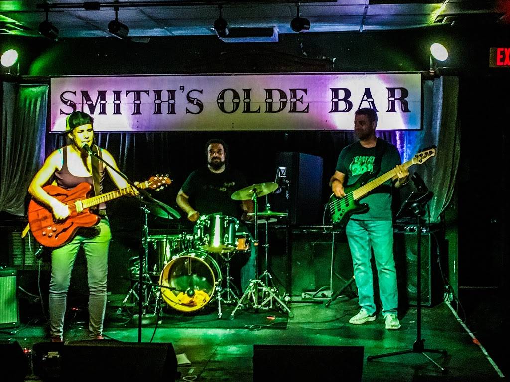 Smiths Olde Bar | restaurant | 1578 Piedmont Ave NE, Atlanta, GA 30324, USA | 4048751522 OR +1 404-875-1522