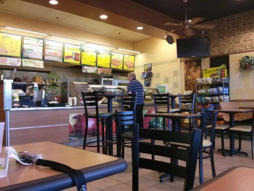 Subway Restaurants | restaurant | 2706 E Carson St, Lakewood, CA 90712, USA | 5624297801 OR +1 562-429-7801