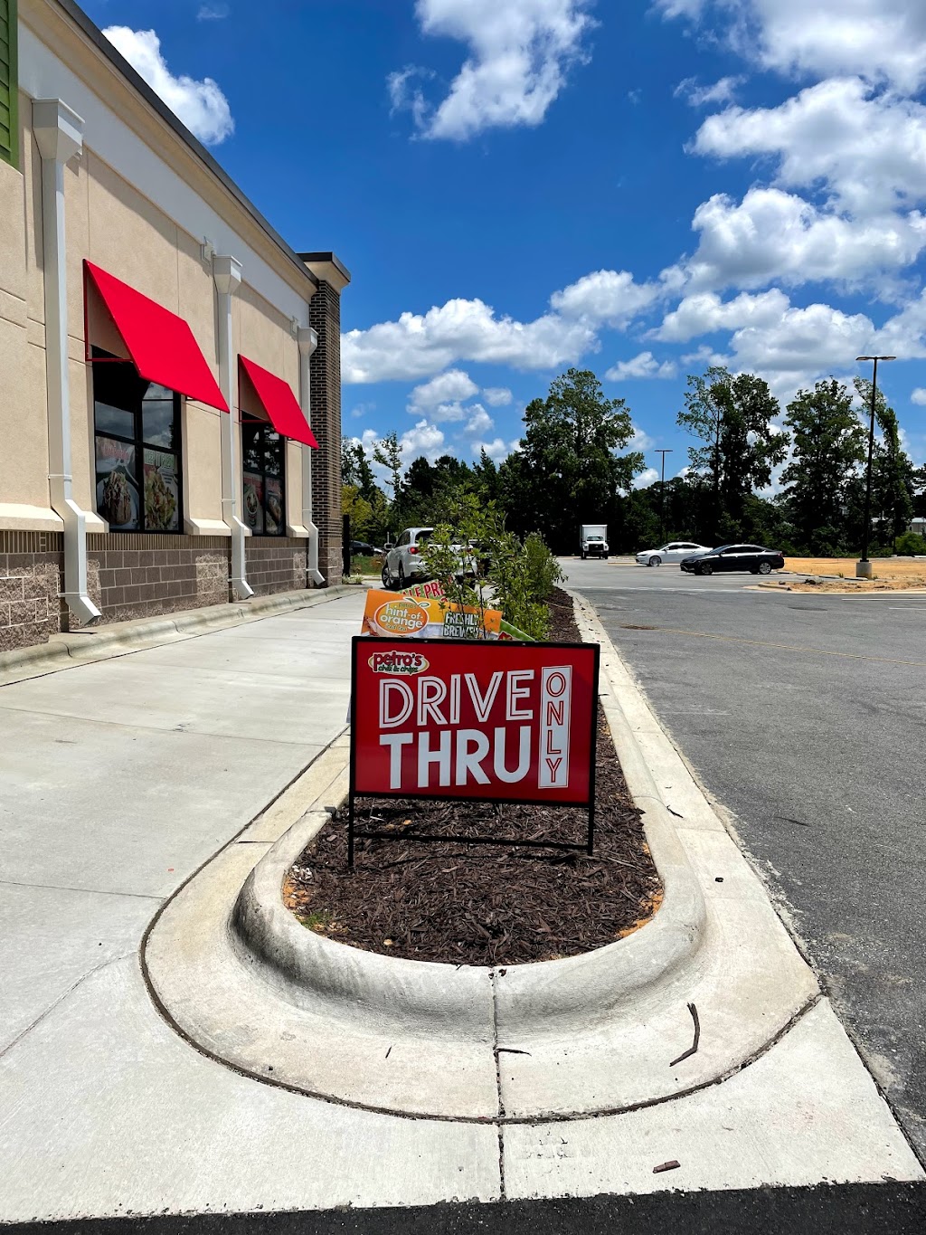 Petros Chili & Chips - Fayetteville | restaurant | 2719 Freedom Pkwy Dr, Fayetteville, NC 28314, USA | 9104915736 OR +1 910-491-5736