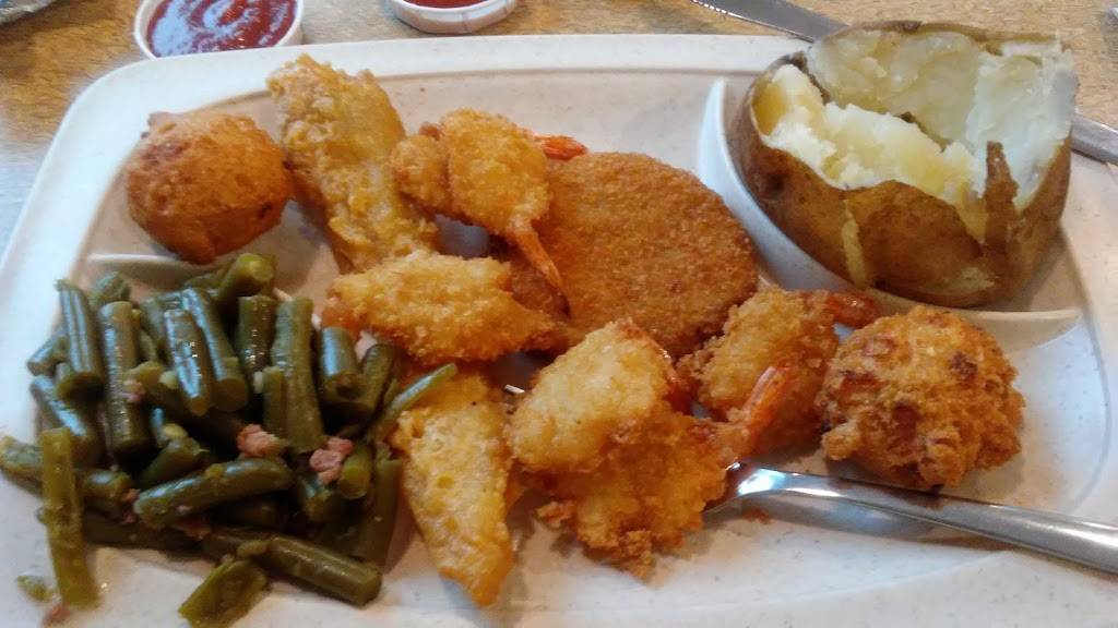 Captain Ds | restaurant | 415 Columbia Ave, Lexington, SC 29072, USA | 8033998964 OR +1 803-399-8964