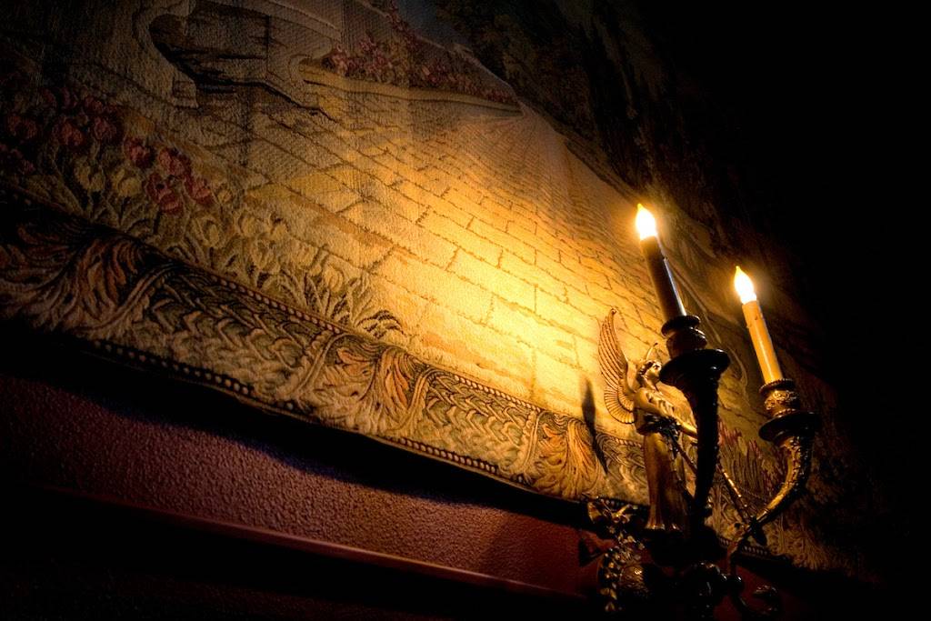 McMenamins Honors Bar | restaurant | Honors Bar, 5736 NE 33rd Ave, Portland, OR 97211, USA | 5032493983 OR +1 503-249-3983