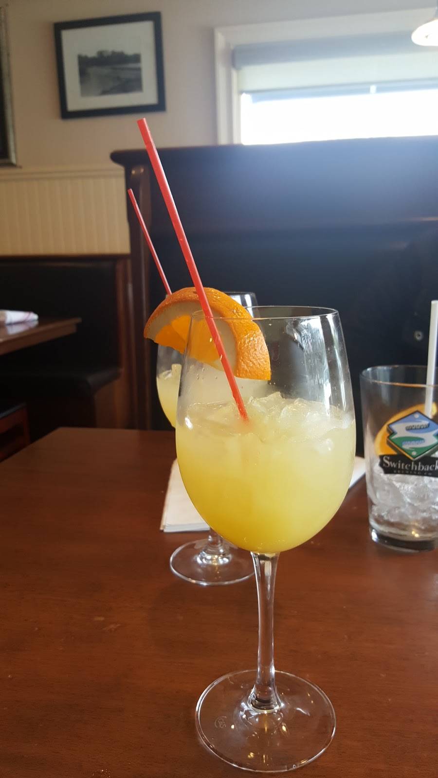 The Cos Cobber | restaurant | 31 E Putnam Ave, Cos Cob, CT 06807, USA | 2039921333 OR +1 203-992-1333